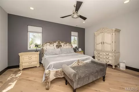 Bedroom - 604 Glyn Cagny, Ballwin, MO 63021 photo 2 of 5