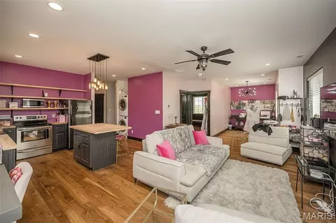 Living - 604 Glyn Cagny, Ballwin, MO 63021 photo 2 of 2