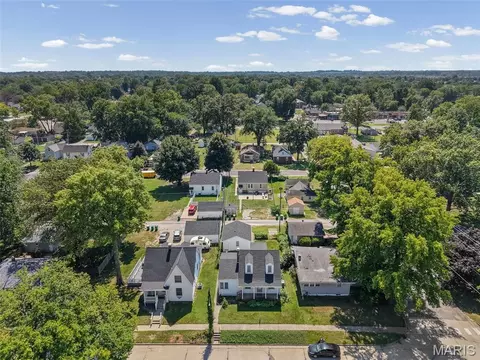 View/Area - 427 W 3rd St, O'fallon, IL 62269 photo 7 of 8