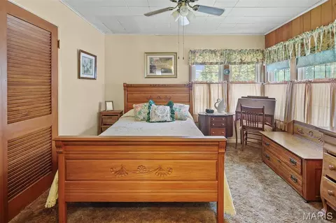 Bedroom - 427 W 3rd St, O'fallon, IL 62269 photo 2 of 6