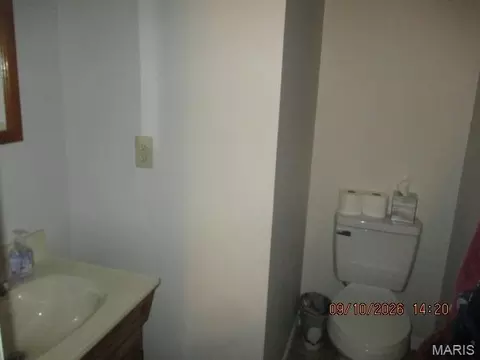 Bath - 38 Circle Dr, Union, MO 63084 photo 2 of 2