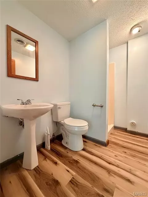 Bath - 1710 Forest Pl, Rolla, MO 65401 photo 4 of 5