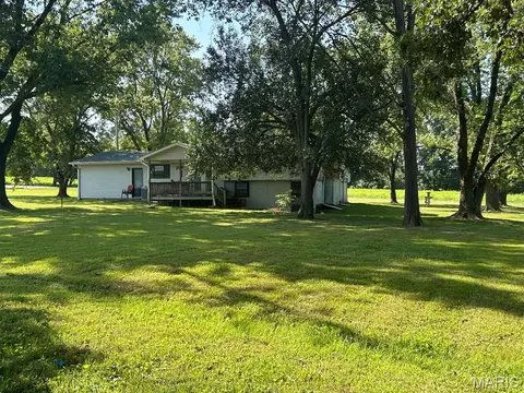 Exterior - 14197 New Quest Ln, Dexter, MO 63841 photo 3 of 5