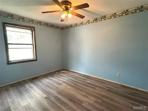 Bedroom - 14197 New Quest Ln, Dexter, MO 63841 photo 2 of 4