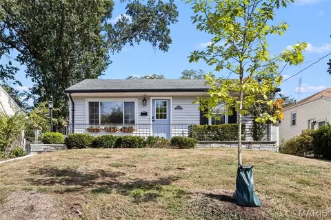 2464 Cecelia Ave, Brentwood, MO 63144
