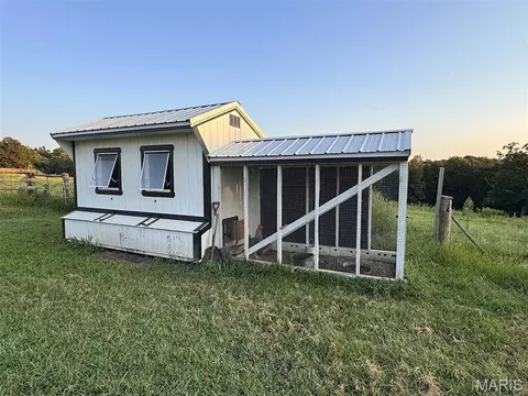 Exterior - 4176 Highway E, New Haven, MO 63068 photo 3 of 18