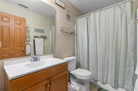 Bath - 626 E 7th St, Washington, MO 63090 photo 2 of 2