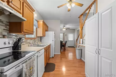 Entry Way - 626 E 7th St, Washington, MO 63090 photo 3 of 4