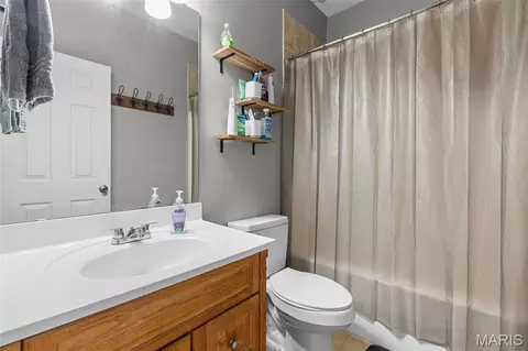 Bath - 626 E 7th St, Washington, MO 63090 photo 1 of 2