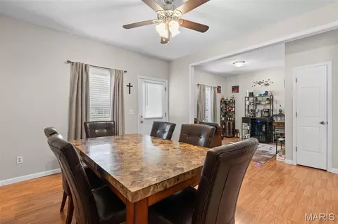 Dining - 626 E 7th St, Washington, MO 63090 photo 2 of 3
