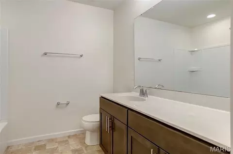 Bath - 456 Dusty Brook Dr, O'fallon, MO 63366 photo 4 of 6