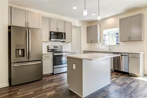 Kitchen - 456 Dusty Brook Dr, O'fallon, MO 63366 photo 4 of 4