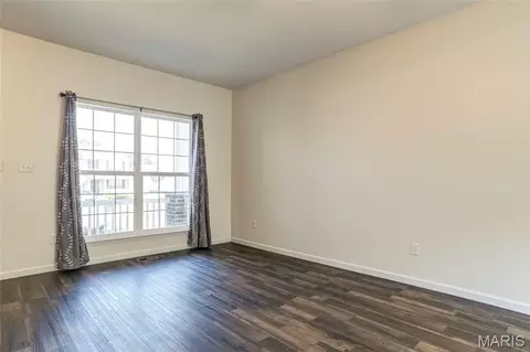 Living - 456 Dusty Brook Dr, O'fallon, MO 63366 photo 2 of 6