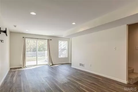 Living - 456 Dusty Brook Dr, O'fallon, MO 63366 photo 5 of 6