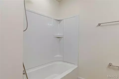 Bath - 456 Dusty Brook Dr, O'fallon, MO 63366 photo 5 of 6