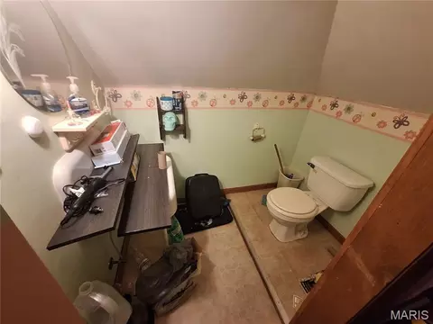 Bath - 711 W 9th St, Washington, MO 63090 photo 3 of 4
