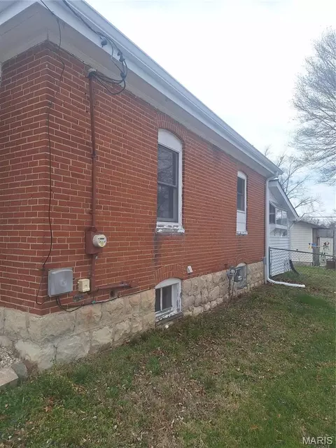 Exterior - 711 W 9th St, Washington, MO 63090 photo 3 of 7