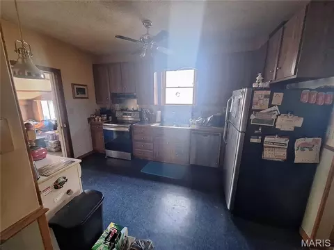 Entry Way - 711 W 9th St, Washington, MO 63090 photo 1 of 7