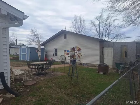Exterior - 711 W 9th St, Washington, MO 63090 photo 5 of 7