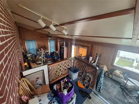 Entry Way - 711 W 9th St, Washington, MO 63090 photo 3 of 7