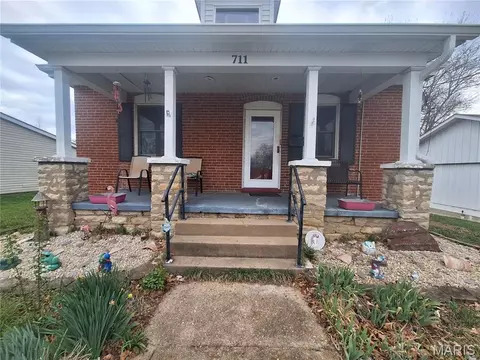 Exterior - 711 W 9th St, Washington, MO 63090 photo 2 of 7