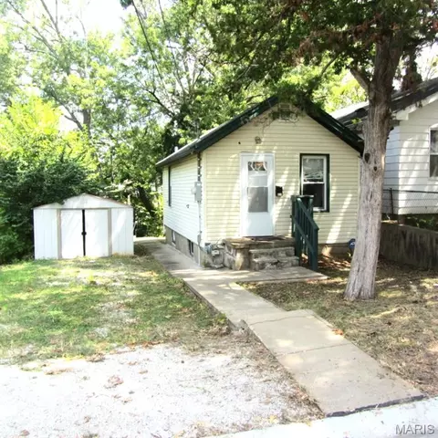 629 De Merville Ave, Saint Louis, MO 63125