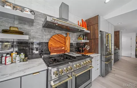 Kitchen - 1724 Acid Mine Rd, Sullivan, MO 63080 photo 5 of 12
