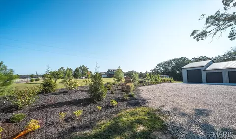Exterior - 1724 Acid Mine Rd, Sullivan, MO 63080 photo 11 of 24