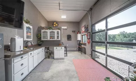 Kitchen - 1724 Acid Mine Rd, Sullivan, MO 63080 photo 12 of 12