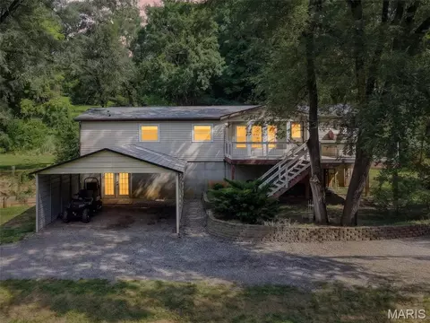 2741 Mullins Rd, Millstadt, IL 62260