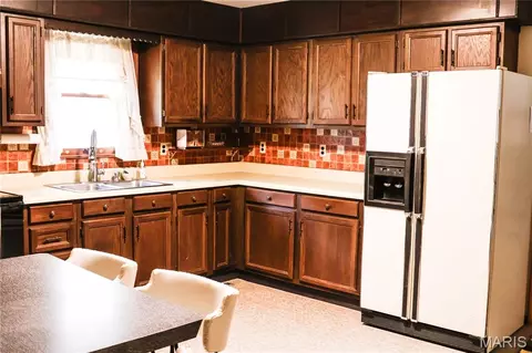 Kitchen - 13505 State Rd E Rd, De Soto, MO 63020 photo 2 of 3