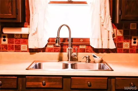 Kitchen - 13505 State Rd E Rd, De Soto, MO 63020 photo 3 of 3