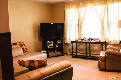 Living - 13505 State Rd E Rd, De Soto, MO 63020 photo 1 of 1