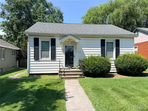 119 N 40th St, Belleville, IL 62226