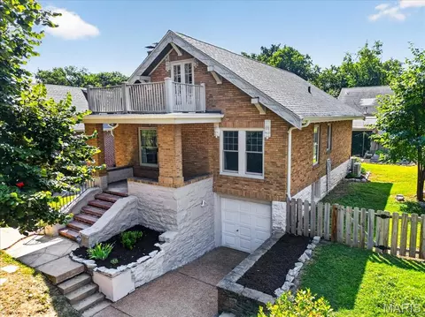 7210 Colgate Ave, University City, MO 63130