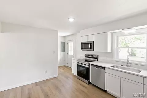 Kitchen - 545 Johnson St, Bourbon, MO 65441 photo 4 of 4