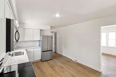 Kitchen - 545 Johnson St, Bourbon, MO 65441 photo 1 of 4
