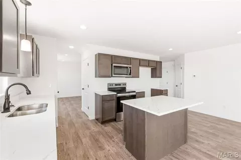 Kitchen - 1020 Samwise St, Wright City, MO 63390 photo 3 of 4