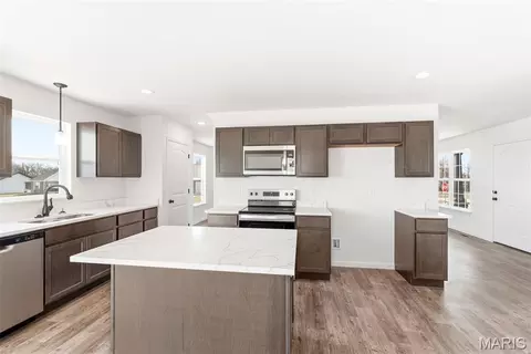 Kitchen - 1020 Samwise St, Wright City, MO 63390 photo 2 of 4