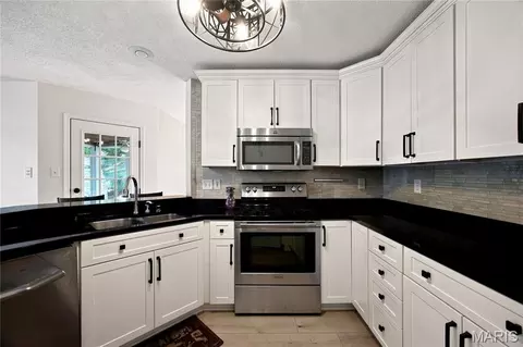 Kitchen - 209 Epple Fricke Dr, Hermann, MO 65041 photo 4 of 5