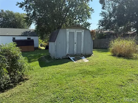 Exterior - 10 E 1st St, Gerald, MO 63037 photo 6 of 11