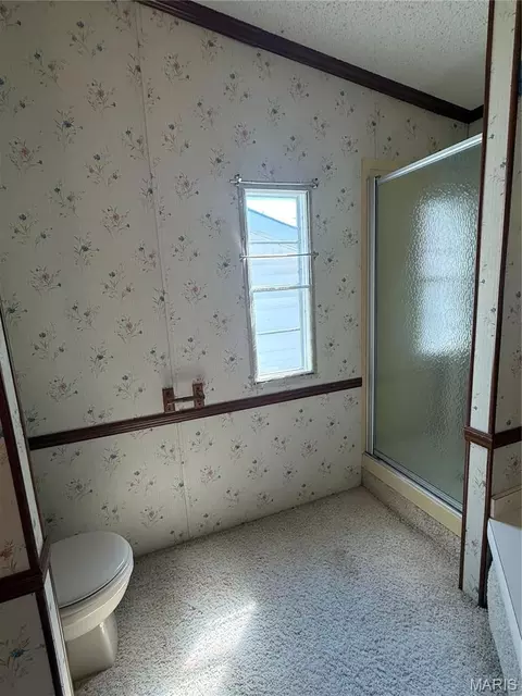 Bath - 10 E 1st St, Gerald, MO 63037 photo 2 of 7