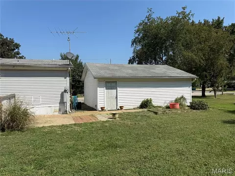 Exterior - 10 E 1st St, Gerald, MO 63037 photo 8 of 11