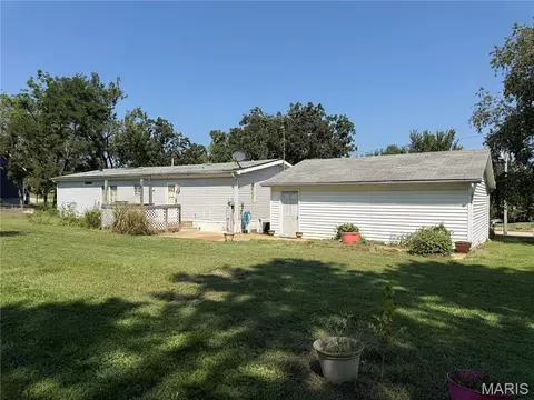Exterior - 10 E 1st St, Gerald, MO 63037 photo 9 of 11