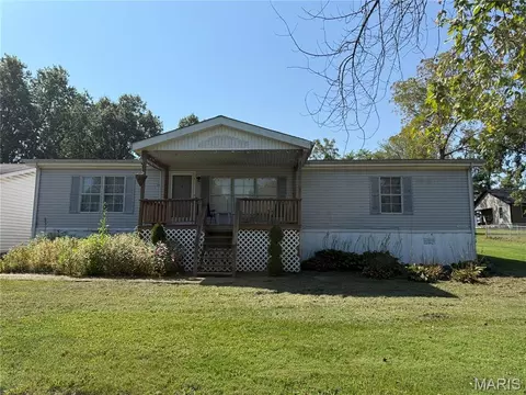 Exterior - 10 E 1st St, Gerald, MO 63037 photo 2 of 11