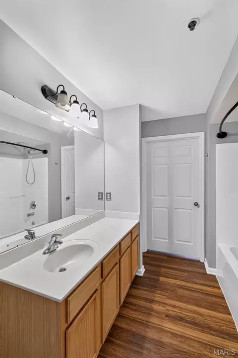 Bath - 5103 Spring Creek Ln, O'fallon, MO 63368 photo 2 of 4