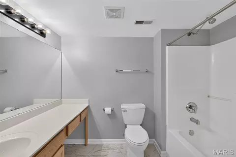 Bath - 5103 Spring Creek Ln, O'fallon, MO 63368 photo 3 of 4