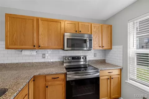 Kitchen - 5103 Spring Creek Ln, O'fallon, MO 63368 photo 4 of 4