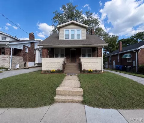 2256 Yale Ave, Maplewood, MO 63143