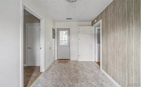 Entry Way - 205 Maple St S, Dixon, MO 65459 photo 4 of 4